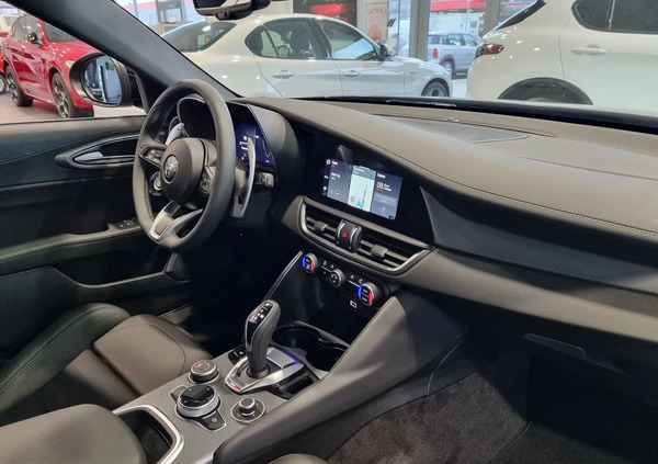Alfa Romeo Giulia cena 237900 przebieg: 1, rok produkcji 2024 z Kutno małe 254